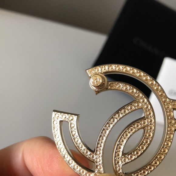 NIB Large CHANEL Brooch - Picture 10 of 12